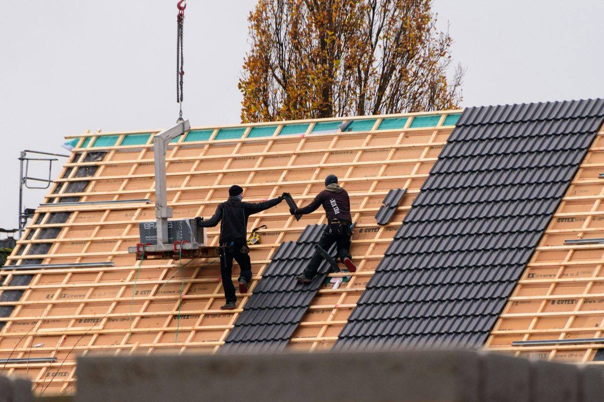 7 Star Insulations Limited installation team at work